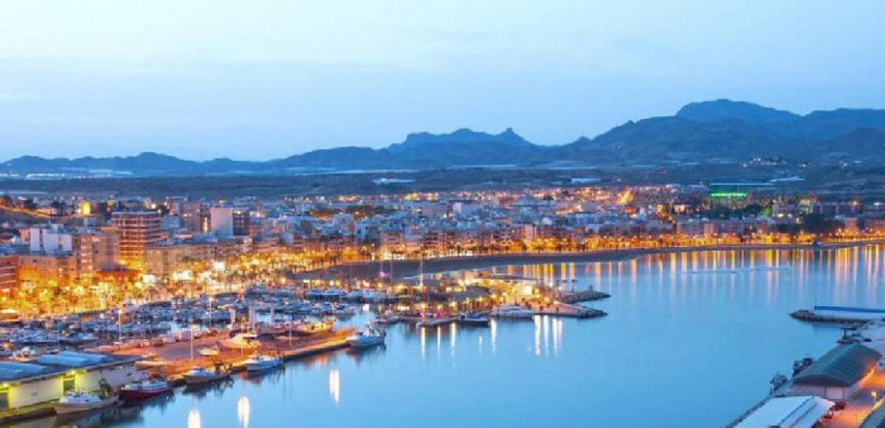 Puerto De Mazarron Large House With Roof Terrace & Sea Views-5 Guests Have 3 Bedrooms & 1 To 4 Guests Have 2 Bedrooms 외부 사진